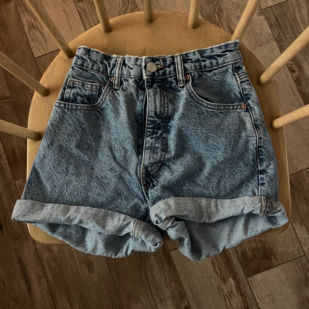 Zara- USA: size 2 high-rise blue Jean shorts